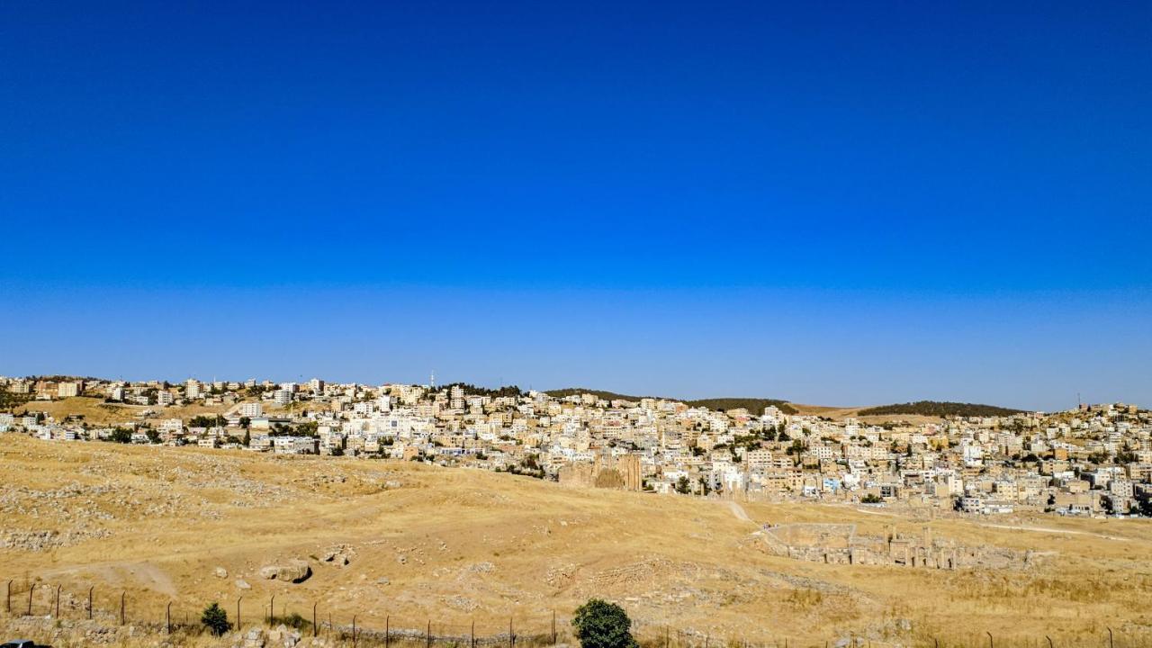 Full panorama Jerash  Bed & Breakfast Jarash Bagian luar foto